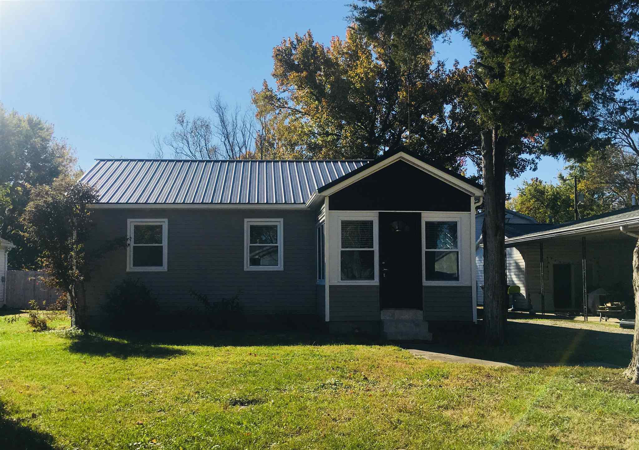 1157 St George Road Evansville, IN 47711 - Photo 1 of 9