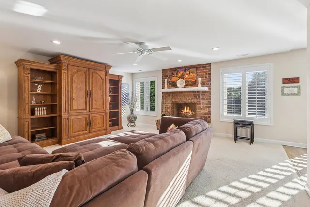 $369,900 | 701 Lake Hinsdale Drive, Unit 309, Willowbrook, IL 60527