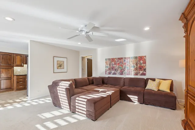 $369,900 | 701 Lake Hinsdale Drive, Unit 309, Willowbrook, IL 60527