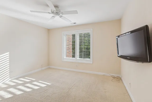 $369,900 | 701 Lake Hinsdale Drive, Unit 309, Willowbrook, IL 60527