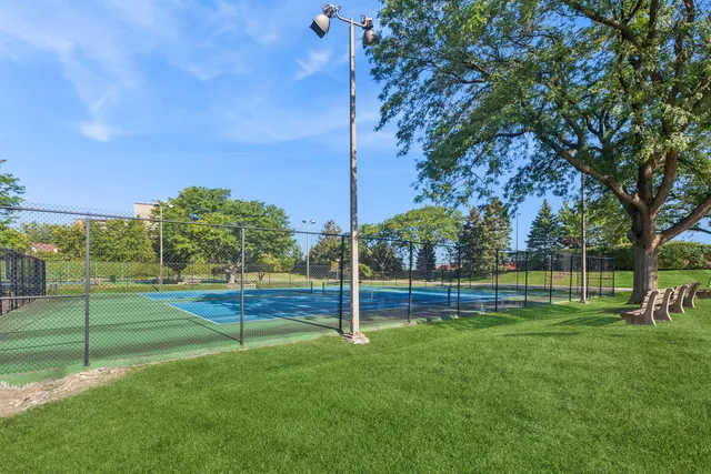 $369,900 | 701 Lake Hinsdale Drive, Unit 309, Willowbrook, IL 60527