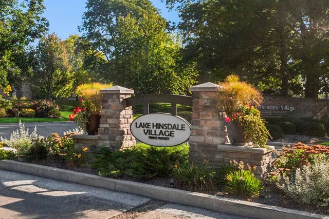 $369,900 | 701 Lake Hinsdale Drive, Unit 309, Willowbrook, IL 60527