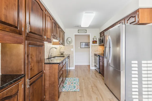 $369,900 | 701 Lake Hinsdale Drive, Unit 309, Willowbrook, IL 60527