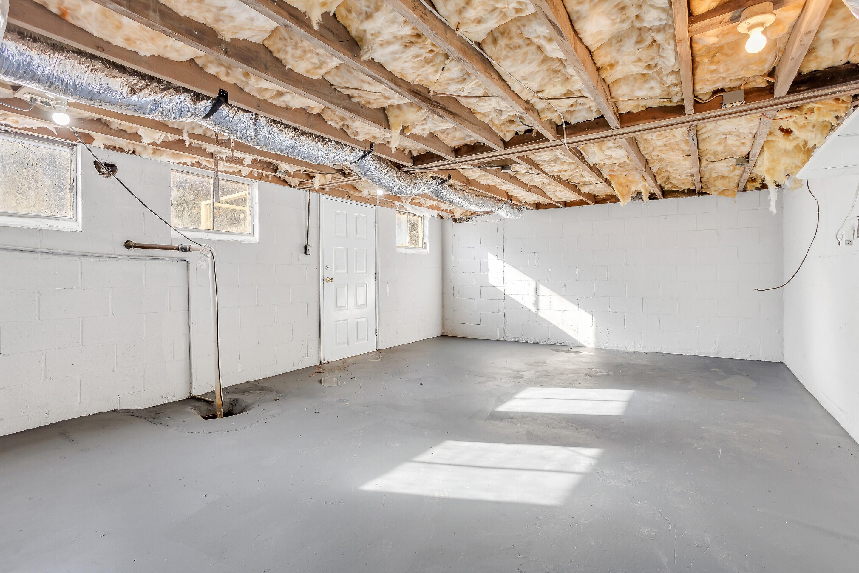 3757 Rutrough Road Southeast Roanoke, VA 24014 - Photo 31 of 42 a view of a indoor garage