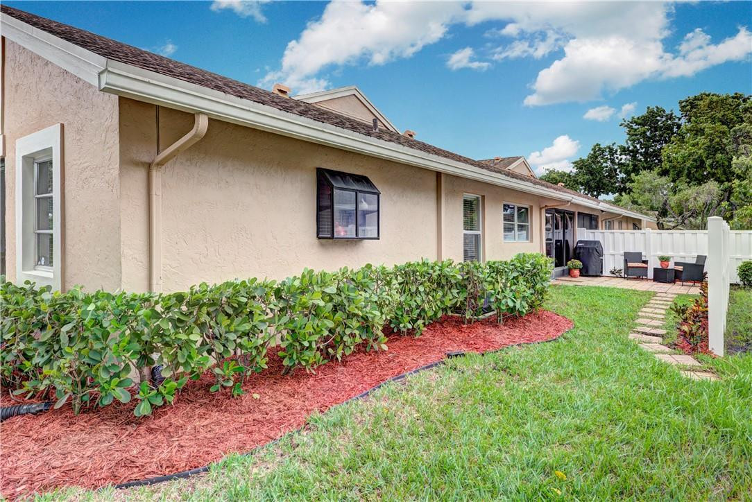 8180 Sweetbriar Way Boca Raton, FL 33496 - Photo 4 of 34 Exterior/Patio