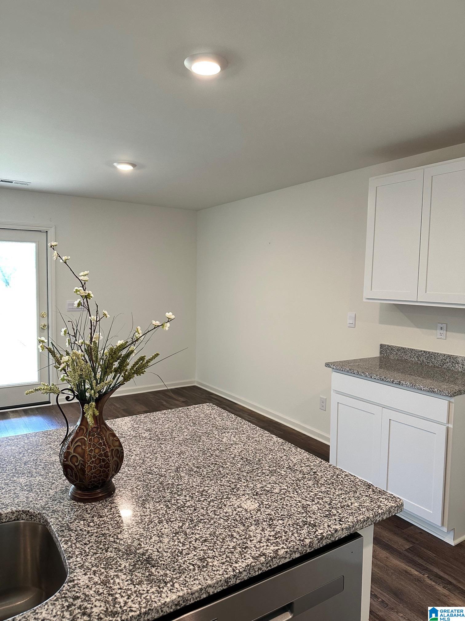 6863 Southern Trace Loop Leeds, AL 35094 - Photo 3 of 17