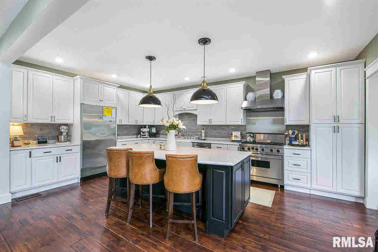 4027 Jersey Ridge Road Davenport, IA 52807 - Photo 3 of 24 Gallery Image 3