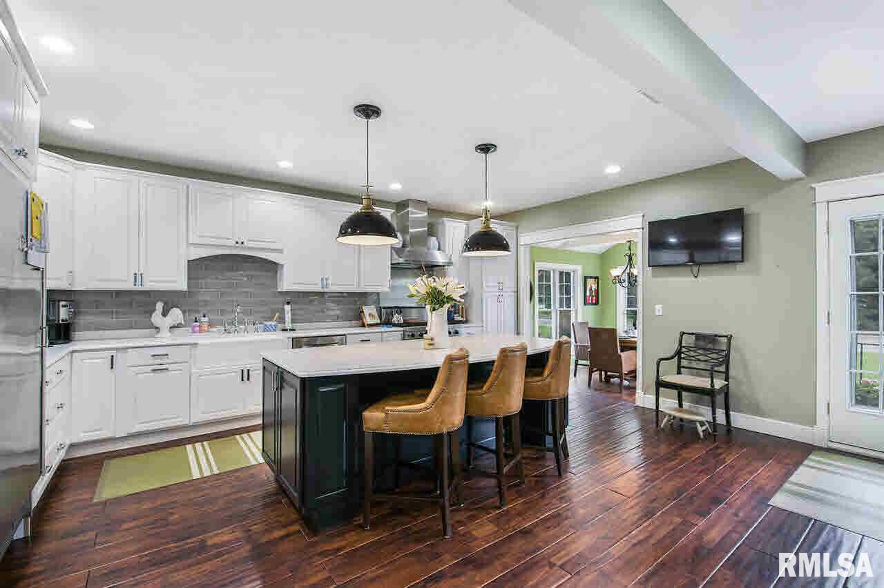 4027 Jersey Ridge Road Davenport, IA 52807 - Photo 4 of 24 Gallery Image 4