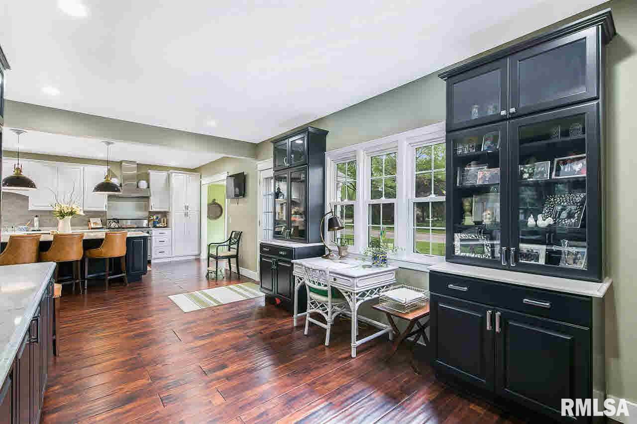 4027 Jersey Ridge Road Davenport, IA 52807 - Photo 6 of 24 Gallery Image 6