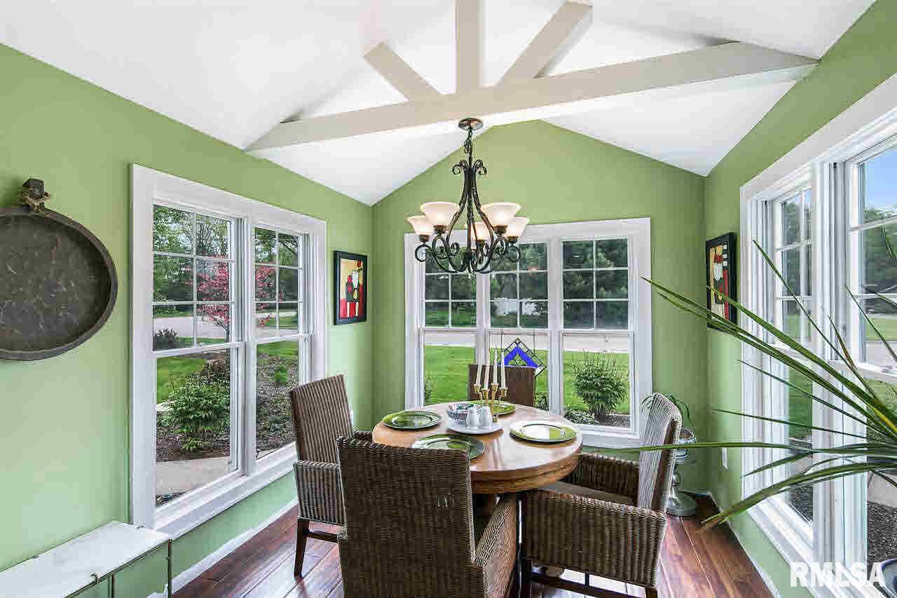 4027 Jersey Ridge Road Davenport, IA 52807 - Photo 8 of 24 Gallery Image 8