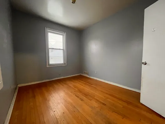 $1,800 | 1112 23rd Avenue, Unit 1, Melrose Park, IL 60160