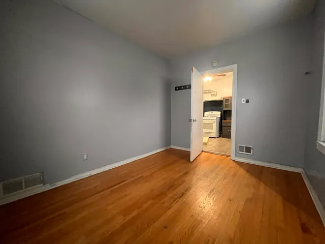 $1,800 | 1112 23rd Avenue, Unit 1, Melrose Park, IL 60160