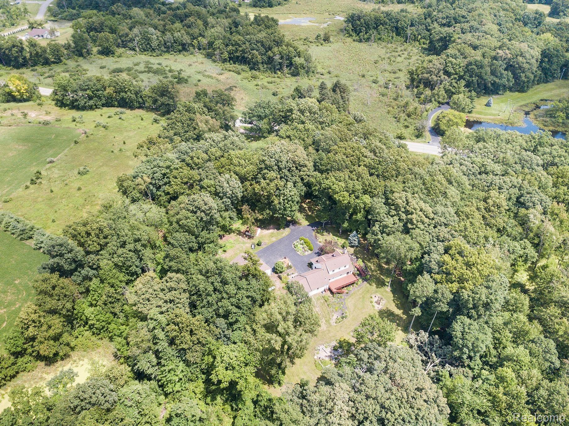 3582 Pinckney Road Howell, MI 48843 - Photo 33 of 42 DJI_0021.jpg