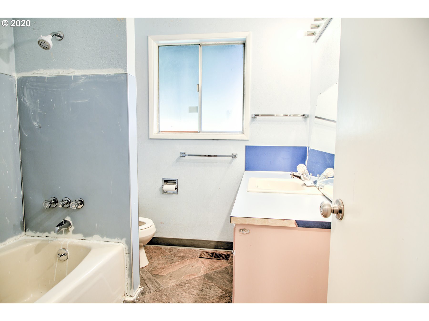 13440 Southeast Foster Road Portland, OR 97236 - Photo 19 of 30 Gallery Image 19