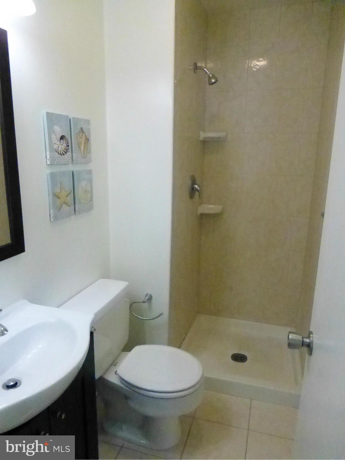 1309 East Jefferson Road Sterling, VA 20164 - Photo 13 of 17 Bath (Master)