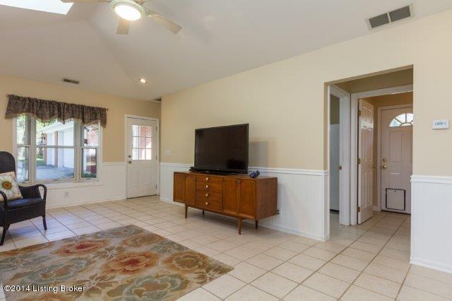 491 Kinglan Road Louisville, KY 40207 - Photo 17 of 56 family room 2