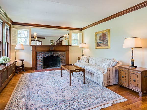 83 Louise Road Belmont, MA 02478 - Photo 3 of 25