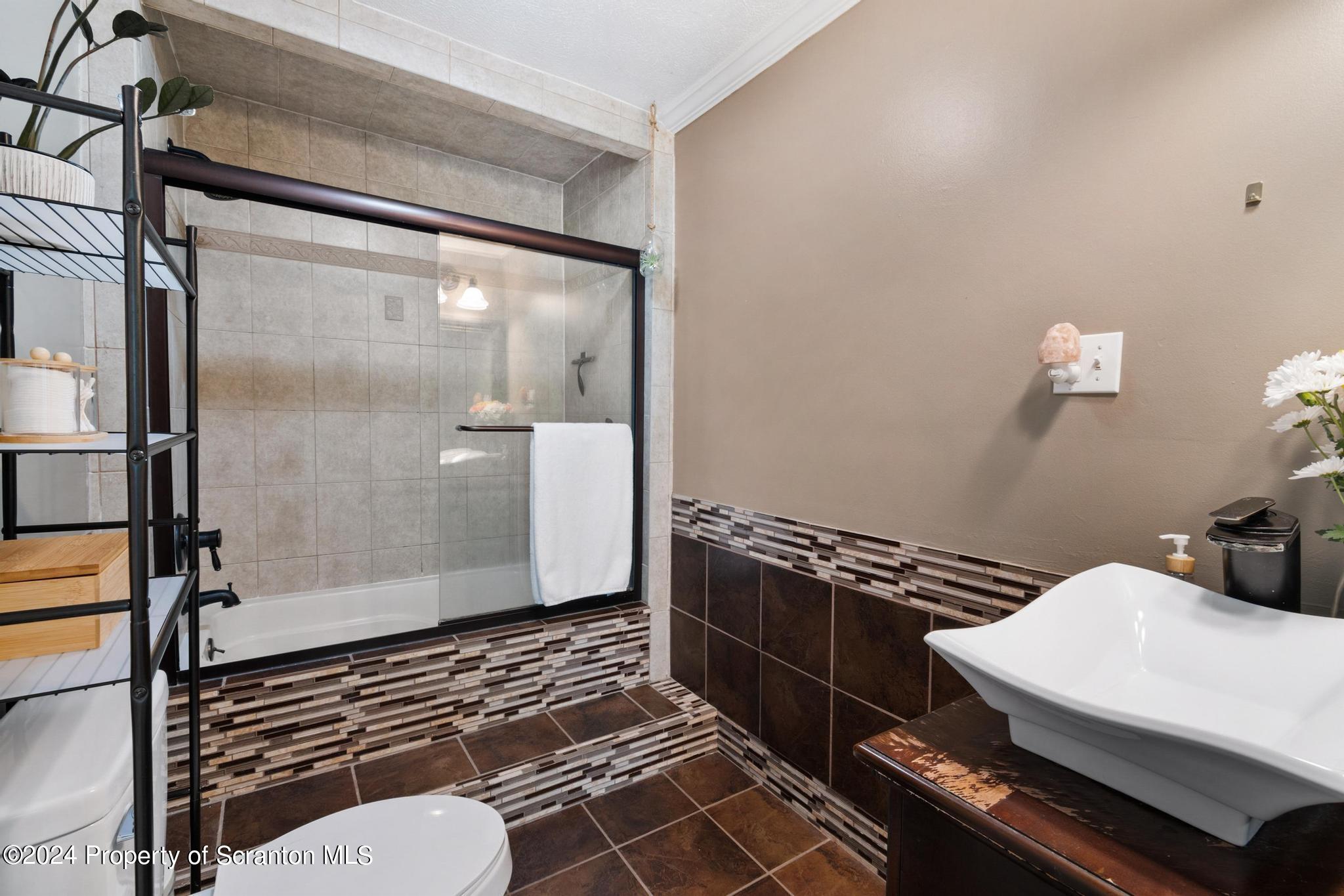 301 Newton Road, Unit REAR Scranton, PA 18504 - Photo 20 of 37 Gallery Image 20