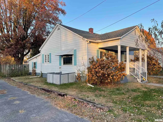 $149,900 | 1202 East Parham Street, Marion, IL 62959