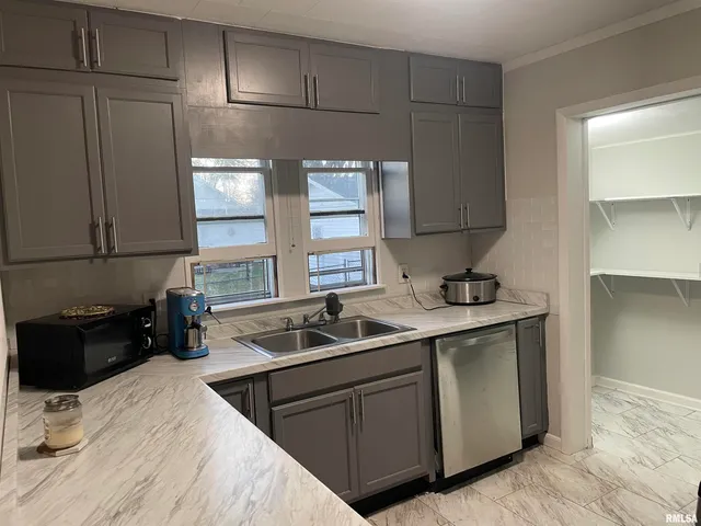 $149,900 | 1202 East Parham Street, Marion, IL 62959