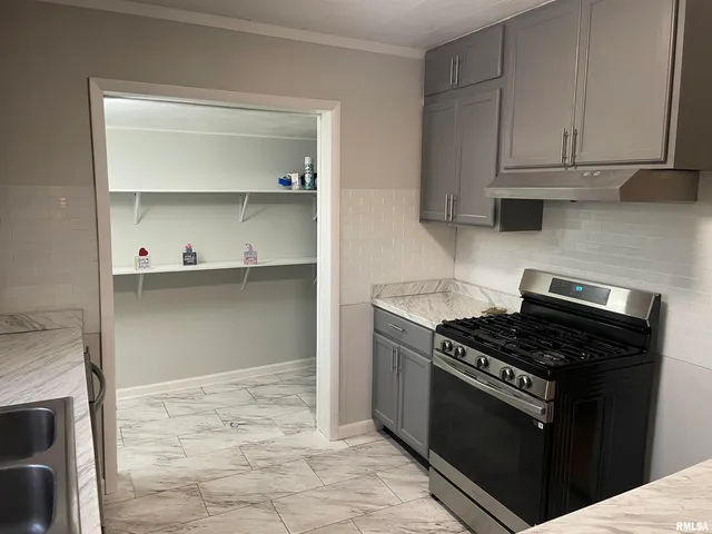 $149,900 | 1202 East Parham Street, Marion, IL 62959