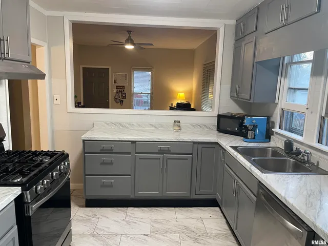 $149,900 | 1202 East Parham Street, Marion, IL 62959