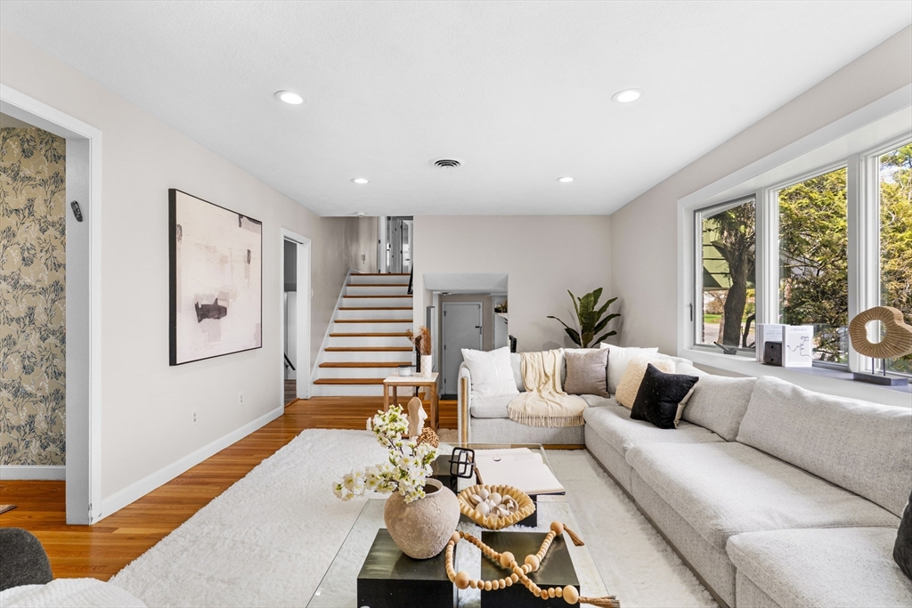 62 Lovett Road Newton, MA 02459 - Photo 7 of 38