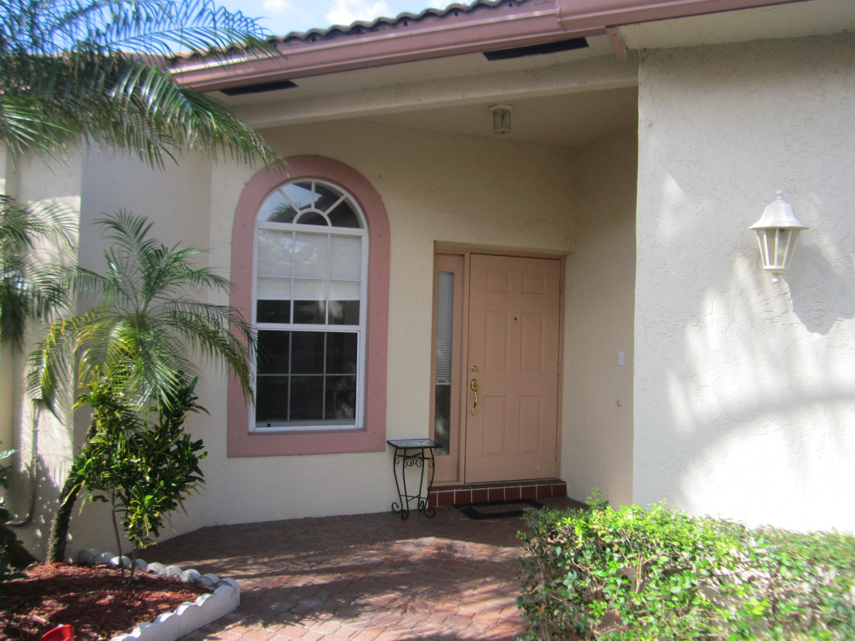 8560 Vía Serena Boca Raton, FL 33433 - Photo 2 of 17 Entry