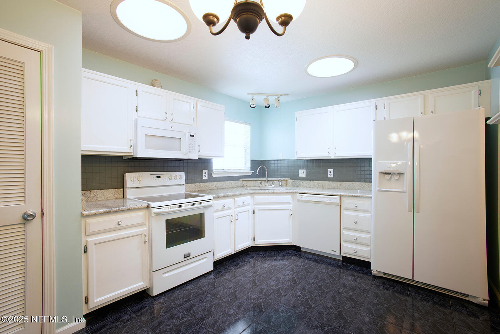 1524 Linkside Drive Atlantic Beach, FL 32233 - Photo 13 of 42 07.1_Kitchen_websize