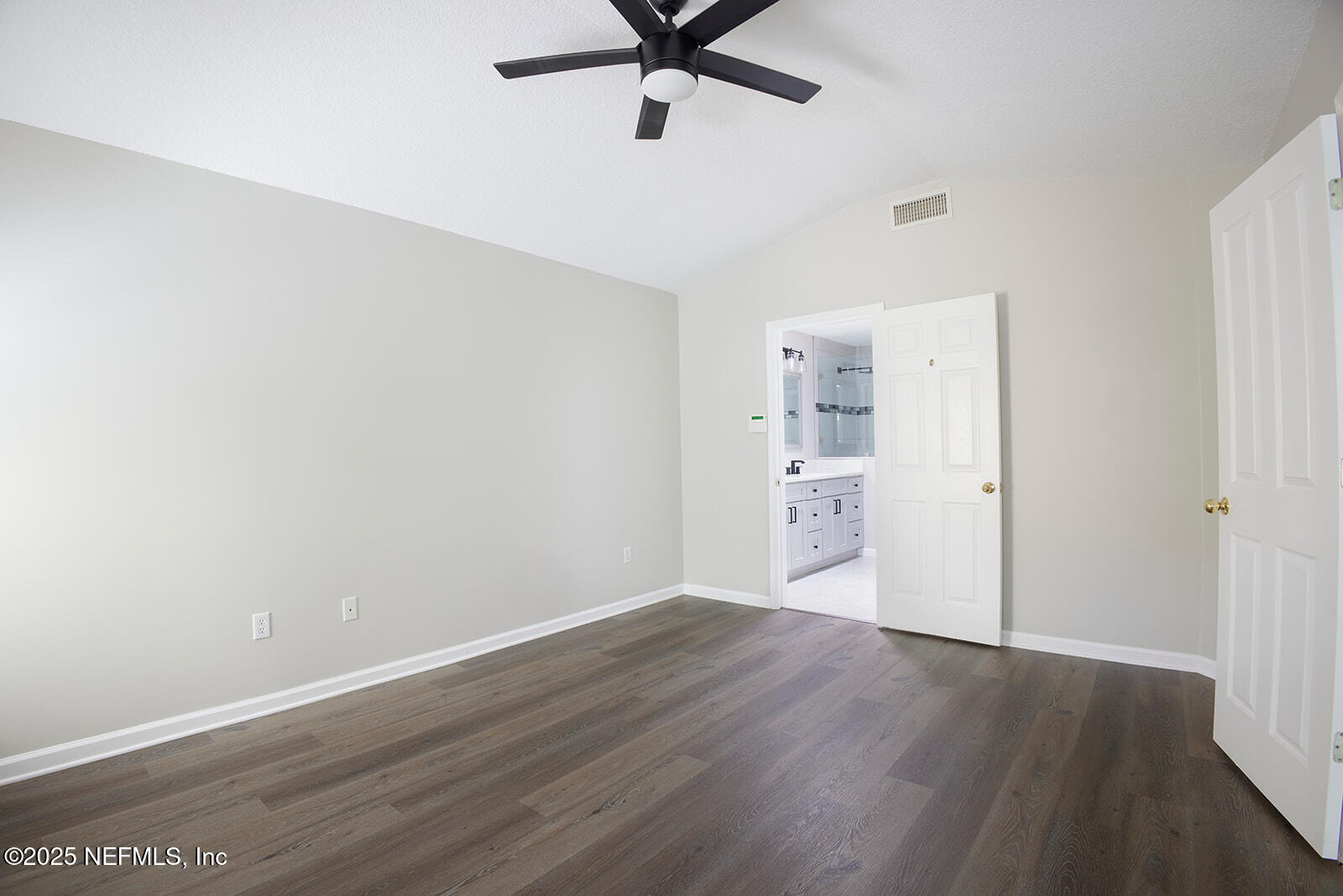 1524 Linkside Drive Atlantic Beach, FL 32233 - Photo 16 of 42 03.0_Master_Room_websize