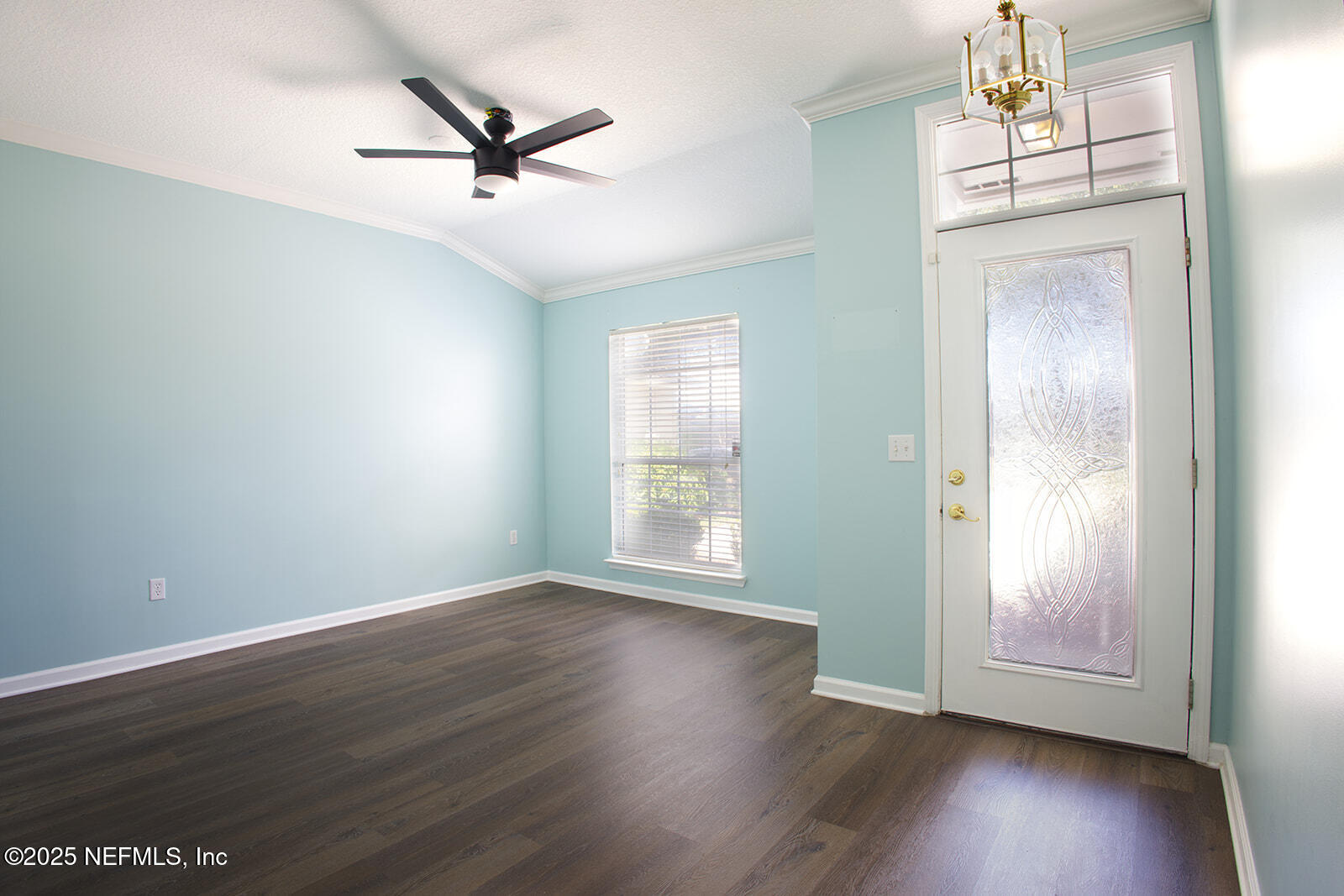 1524 Linkside Drive Atlantic Beach, FL 32233 - Photo 6 of 42 02.0_Living_Room_websize