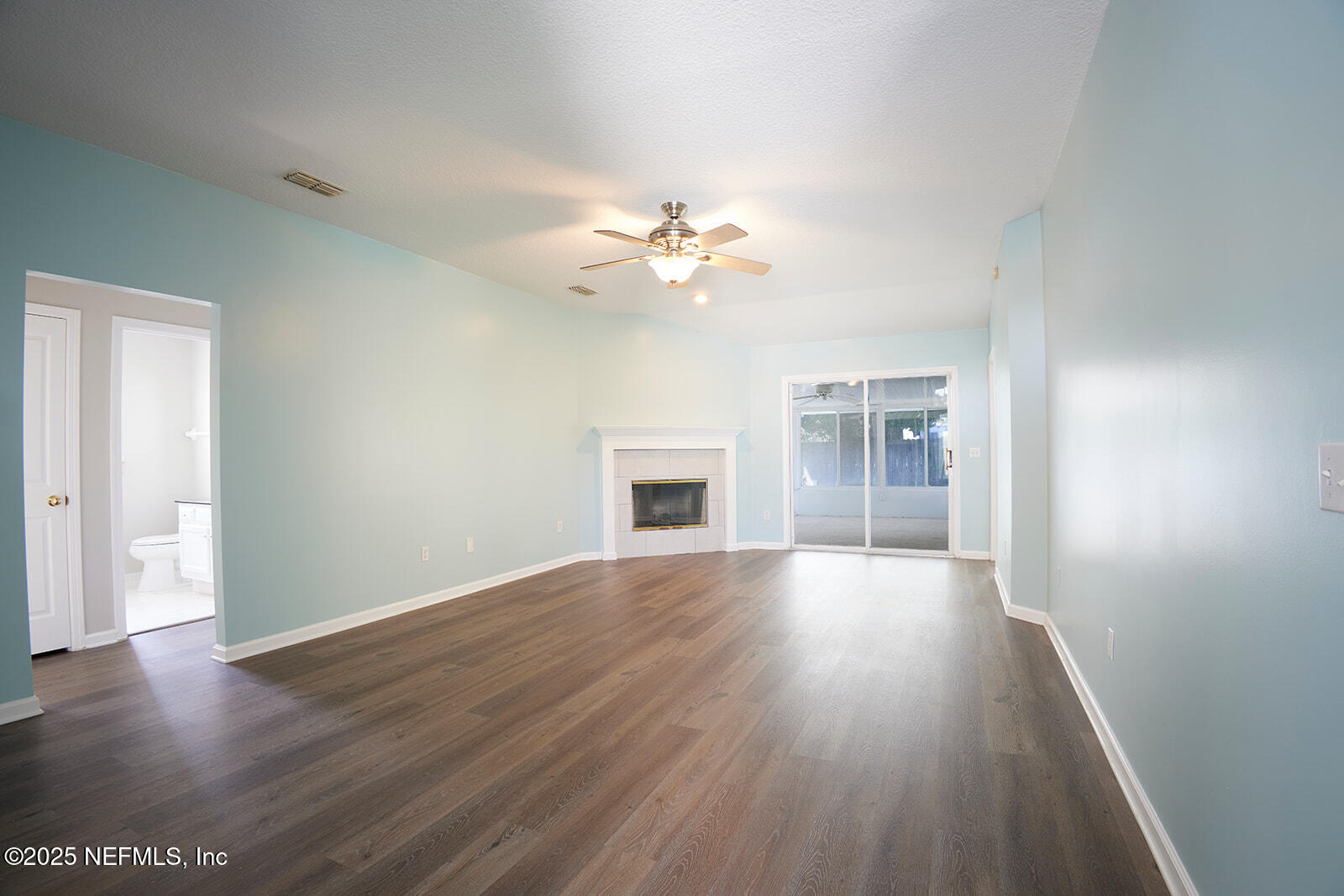 1524 Linkside Drive Atlantic Beach, FL 32233 - Photo 8 of 42 02.2_Living_Room_websize