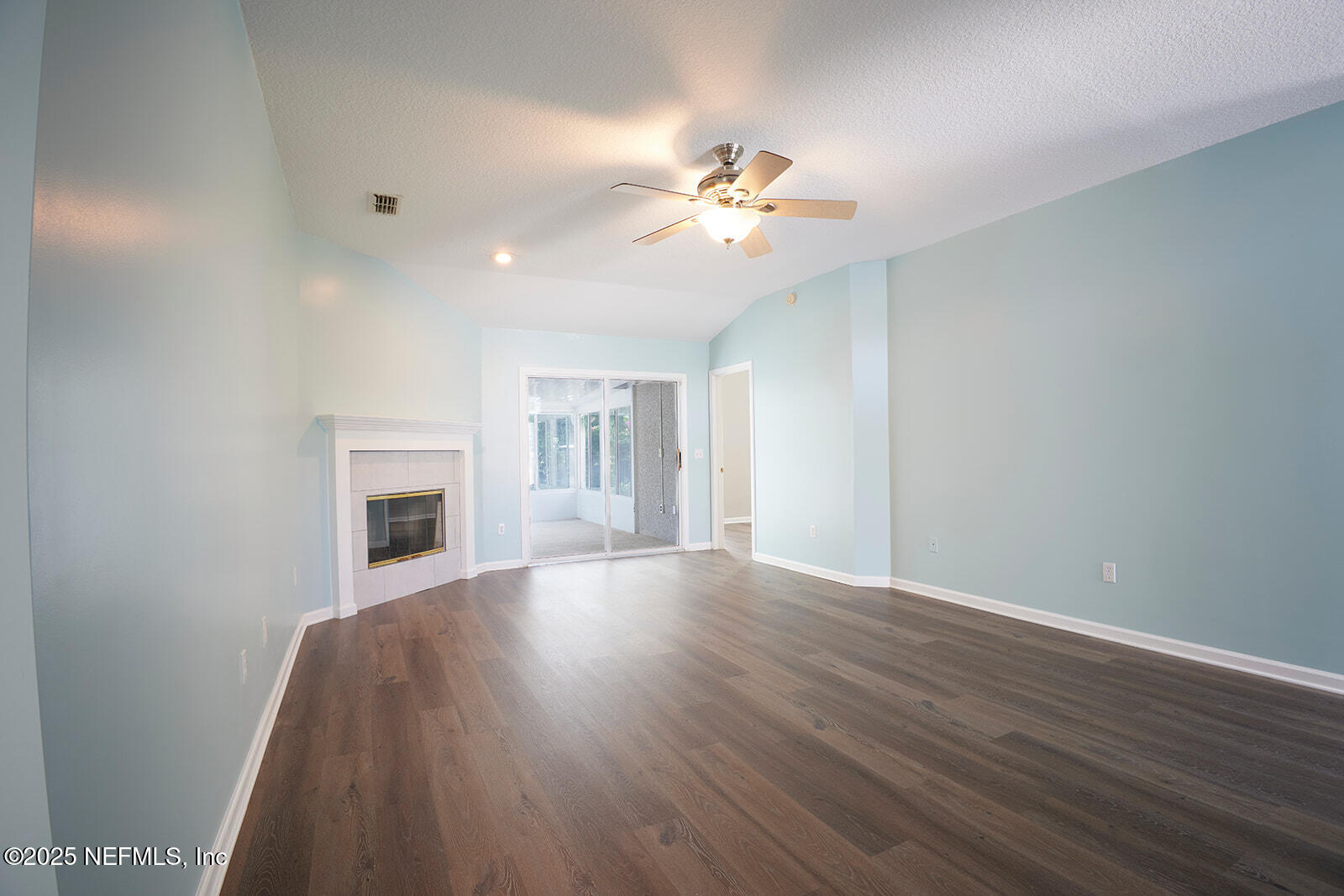 1524 Linkside Drive Atlantic Beach, FL 32233 - Photo 9 of 42 02.3_Living_Room_websize