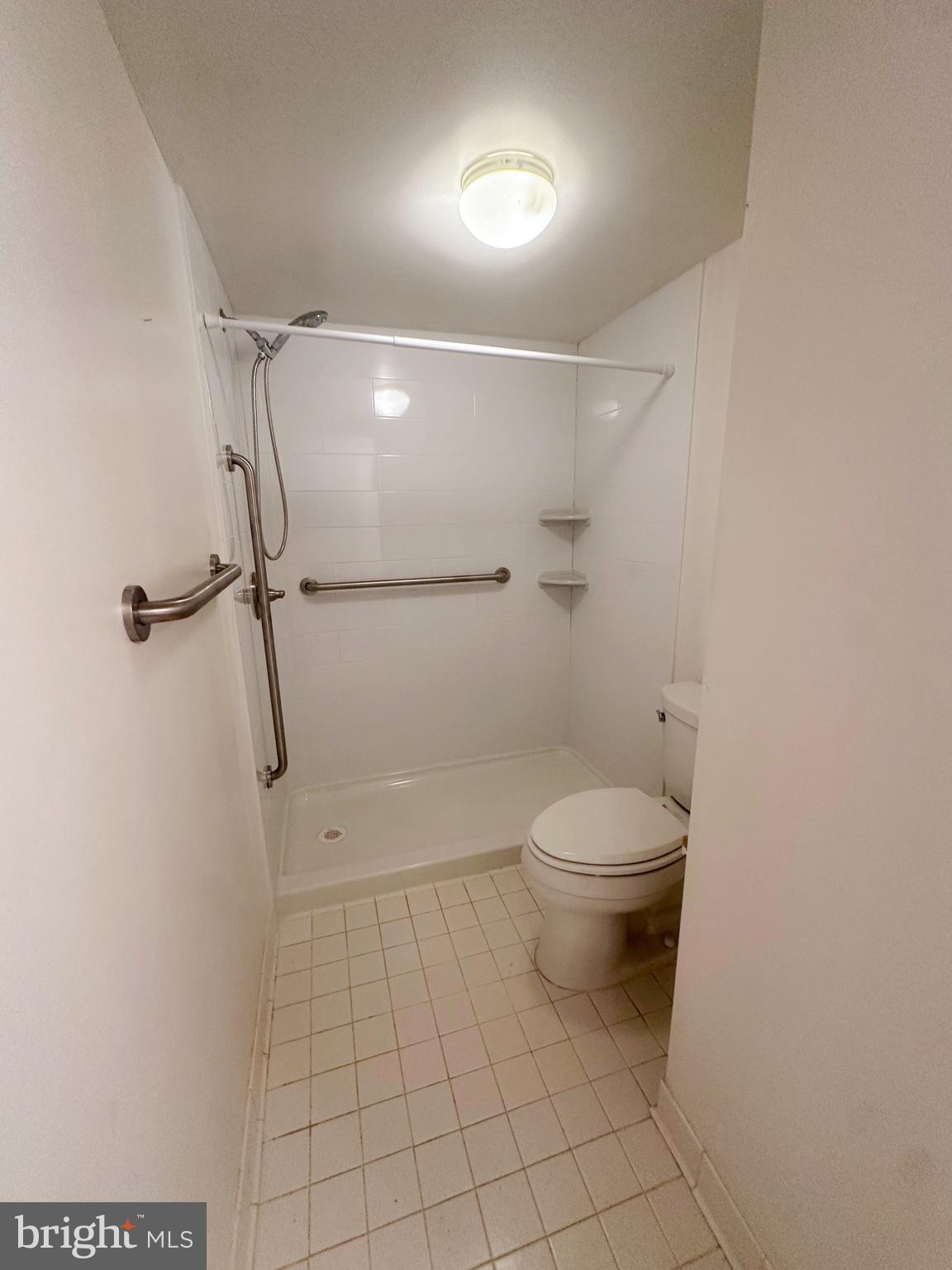 205 East Joppa Road, Unit 1904 Baltimore, MD 21286 - Photo 11 of 12 Bath