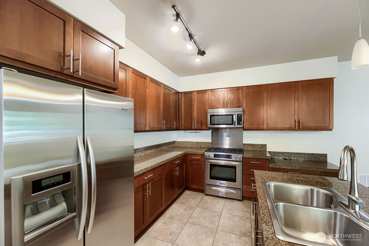 8535 Avondale Road Northeast, Unit A204 Redmond, WA 98052 - Photo 11 of 34