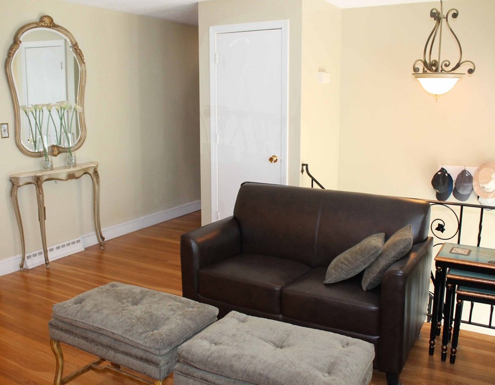 15 Chandler Road Burlington, MA 01803 - Photo 5 of 26 Gallery Image 5