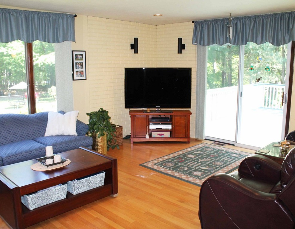 15 Chandler Road Burlington, MA 01803 - Photo 9 of 26 Gallery Image 9