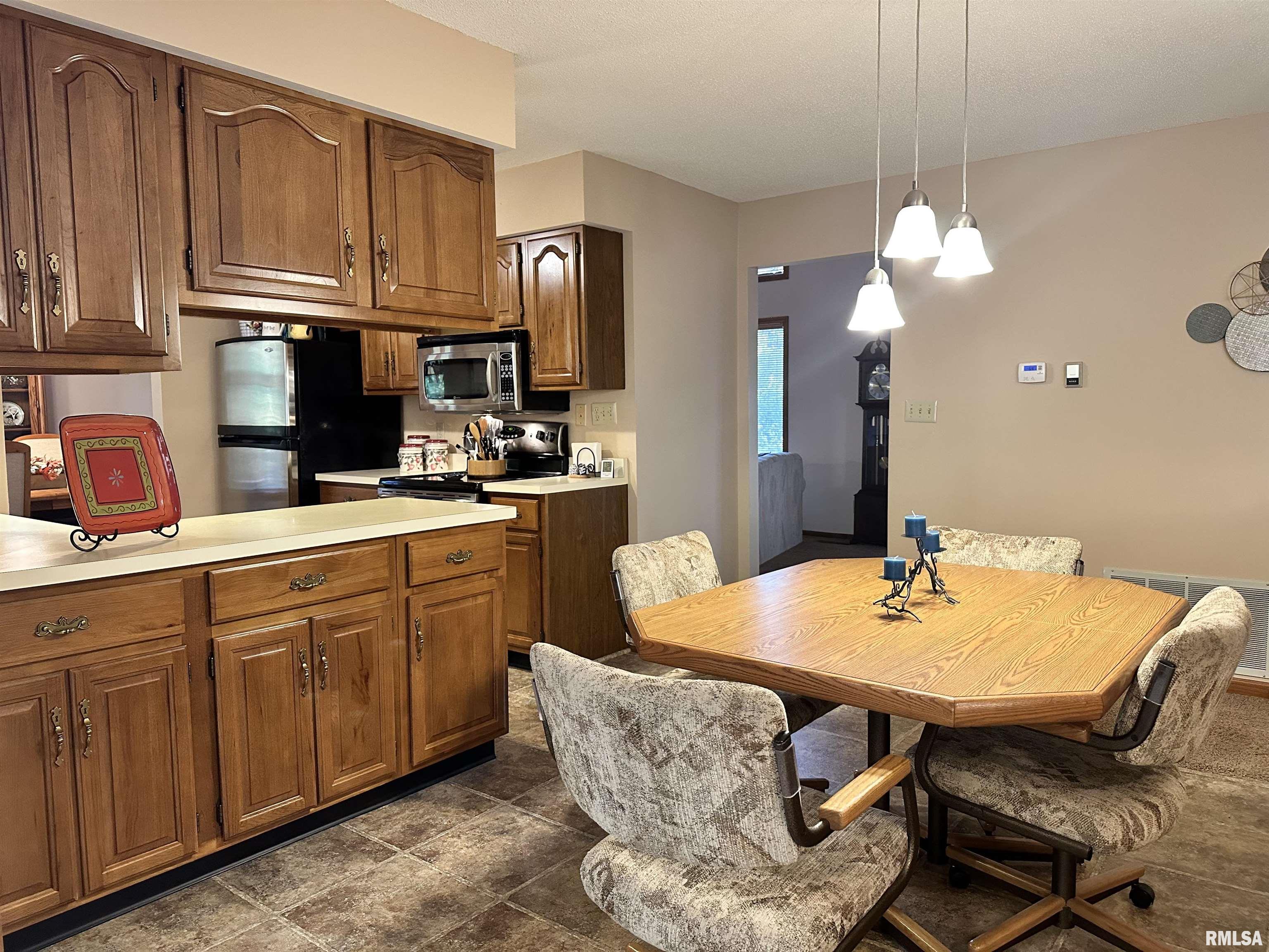 2185 Lick Creek Road Anna, IL 62906 - Photo 15 of 42 Gallery Image 15