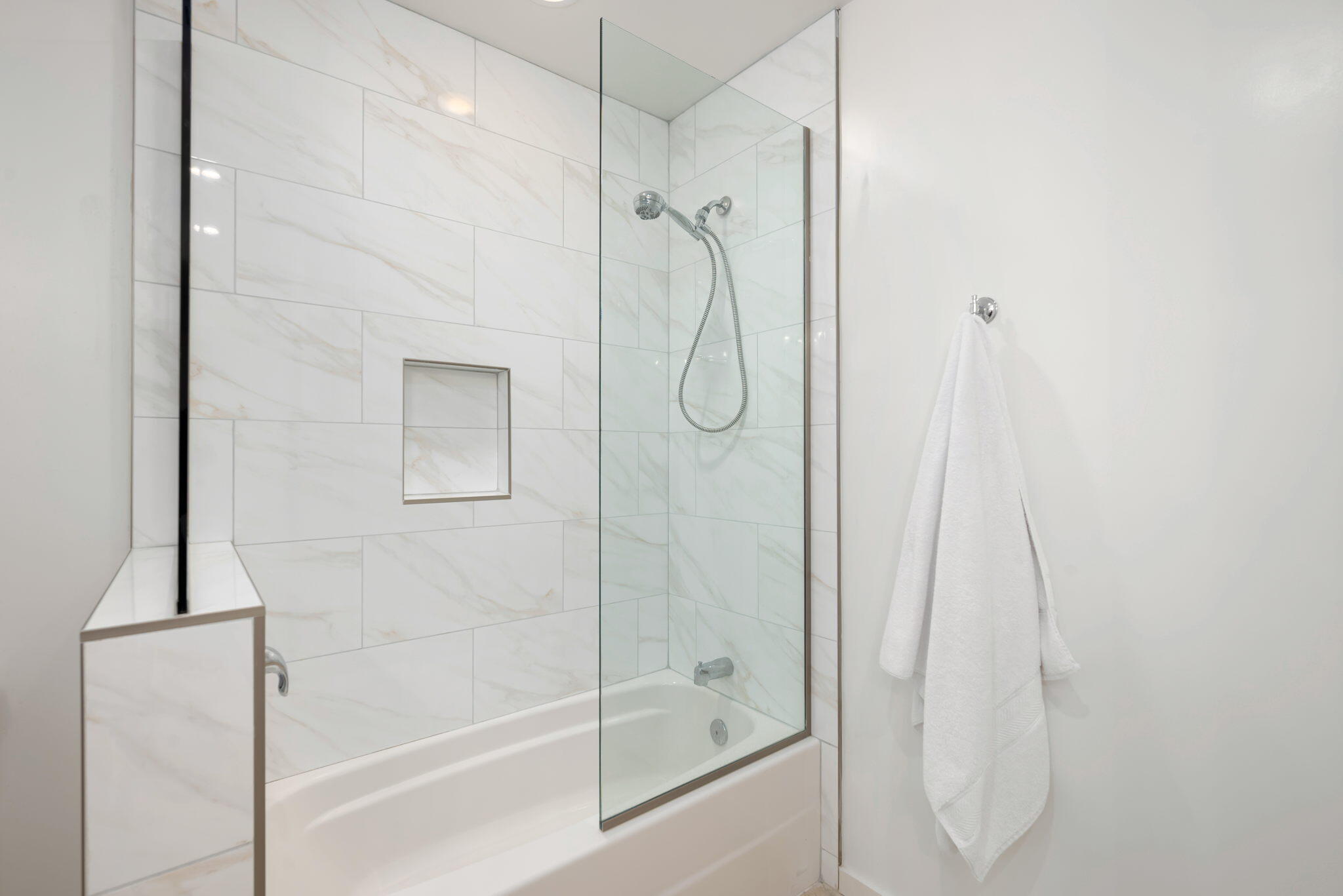 349 West Mariscal Road Palm Springs, CA 92262 - Photo 26 of 34 a bathroom with a shower
