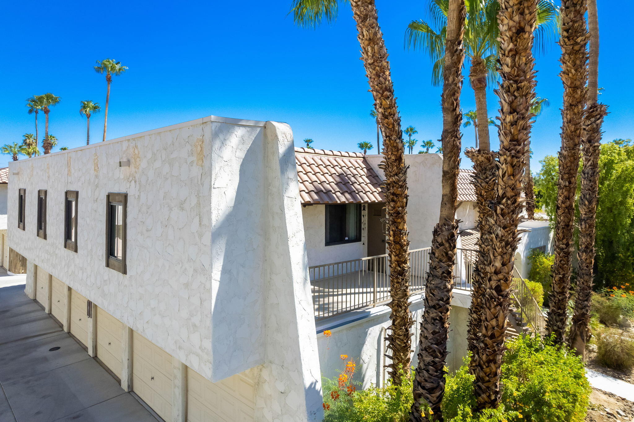 349 West Mariscal Road Palm Springs, CA 92262 - Photo 4 of 34 a view of entryway