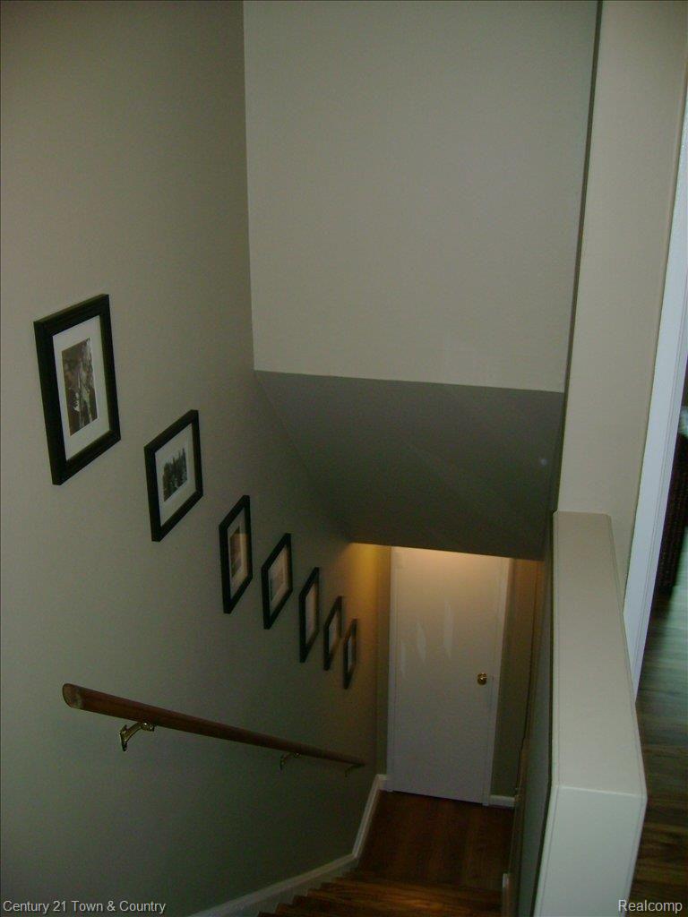 1812 Graefield Road, Unit 15 Birmingham, MI 48009 - Photo 11 of 25 12-Staircase 2