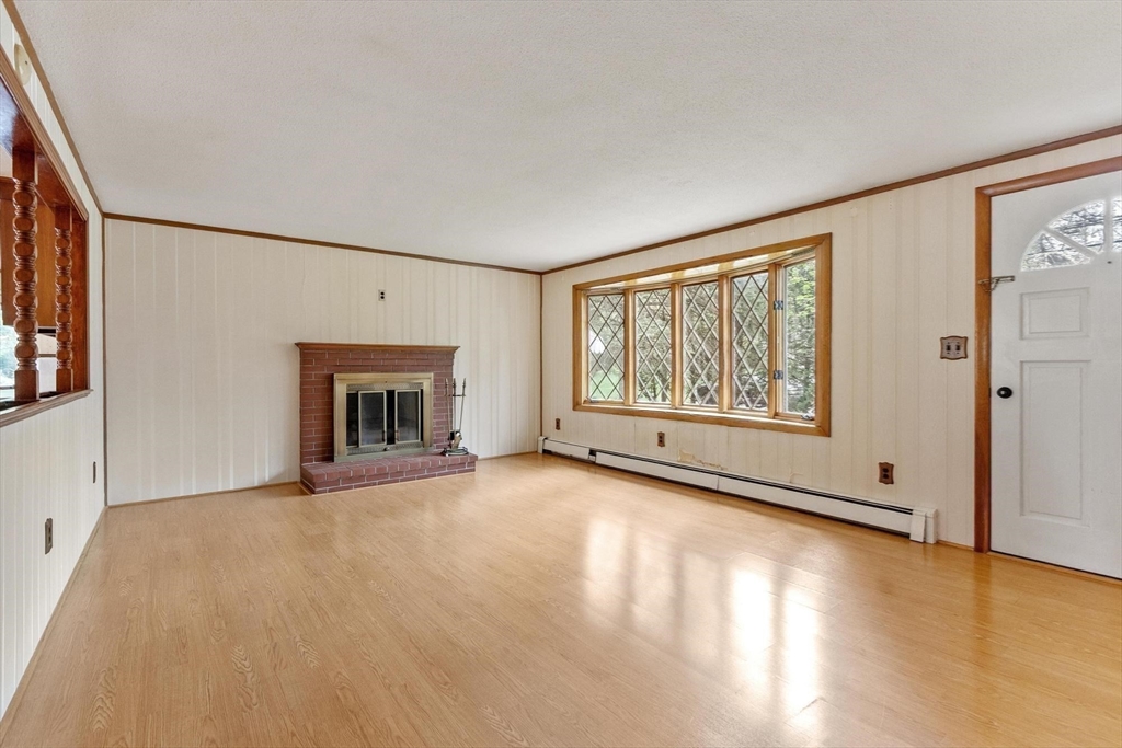 108 Lowell Road Pepperell, MA 01463 - Photo 15 of 34