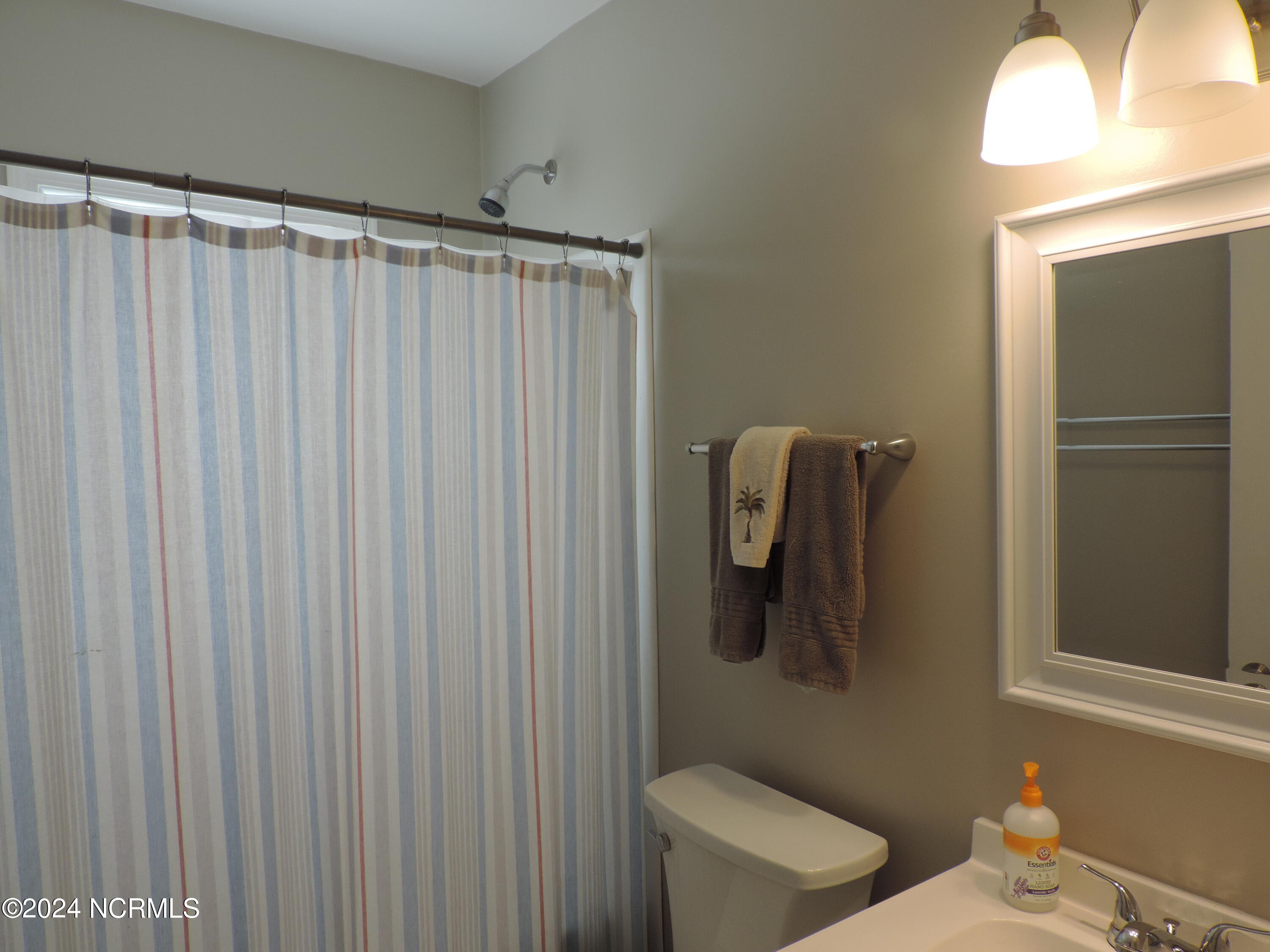 111 Stratford Road Jacksonville, NC 28540 - Photo 26 of 44 Bathroom