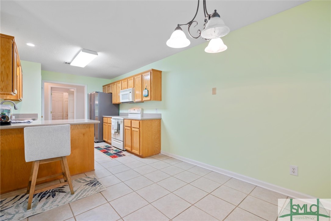 141 Mill Court Rincon, GA 31326 - Photo 13 of 41 Delightful eat in area.