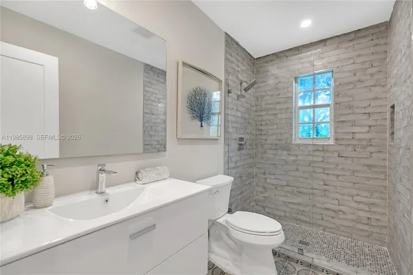 $5,400 | 1045 Northeast 84th Street, Miami, FL 33138