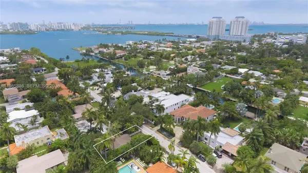 $5,400 | 1045 Northeast 84th Street, Miami, FL 33138
