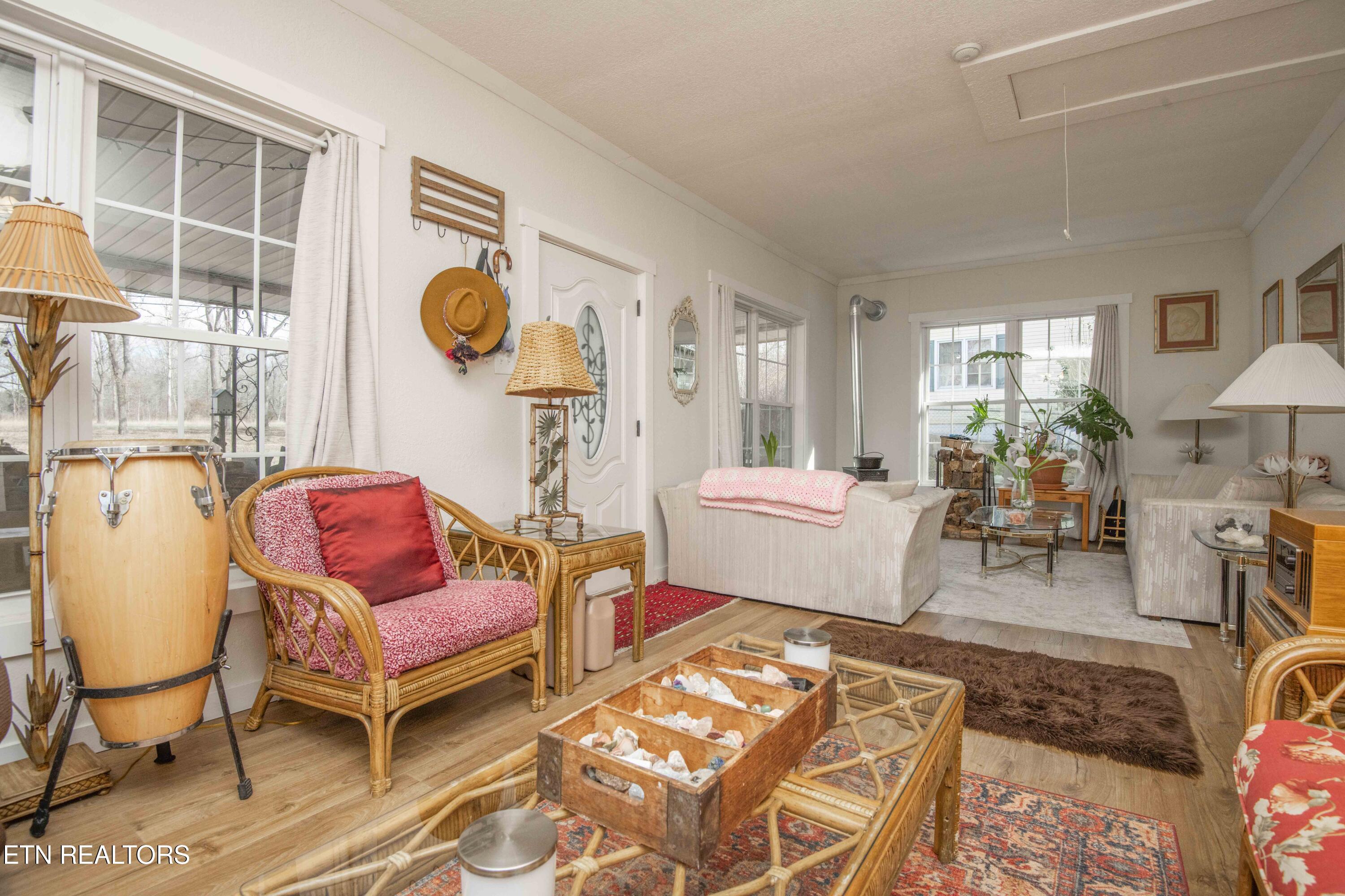 458 Slaven Lane Oneida, TN 37841 - Photo 11 of 51 living 4_1