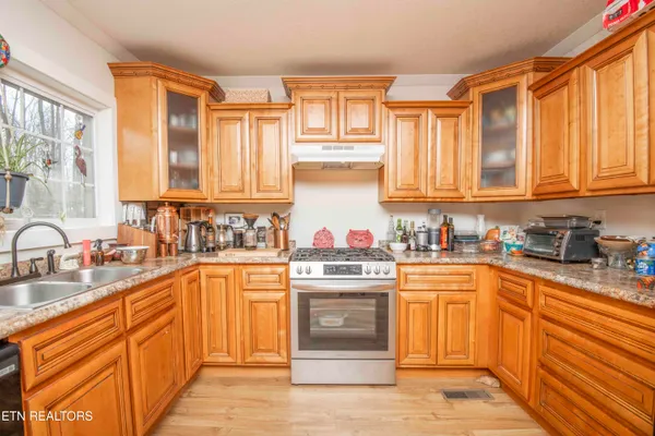 $249,500 | 458 Slaven Lane, Oneida, TN 37841