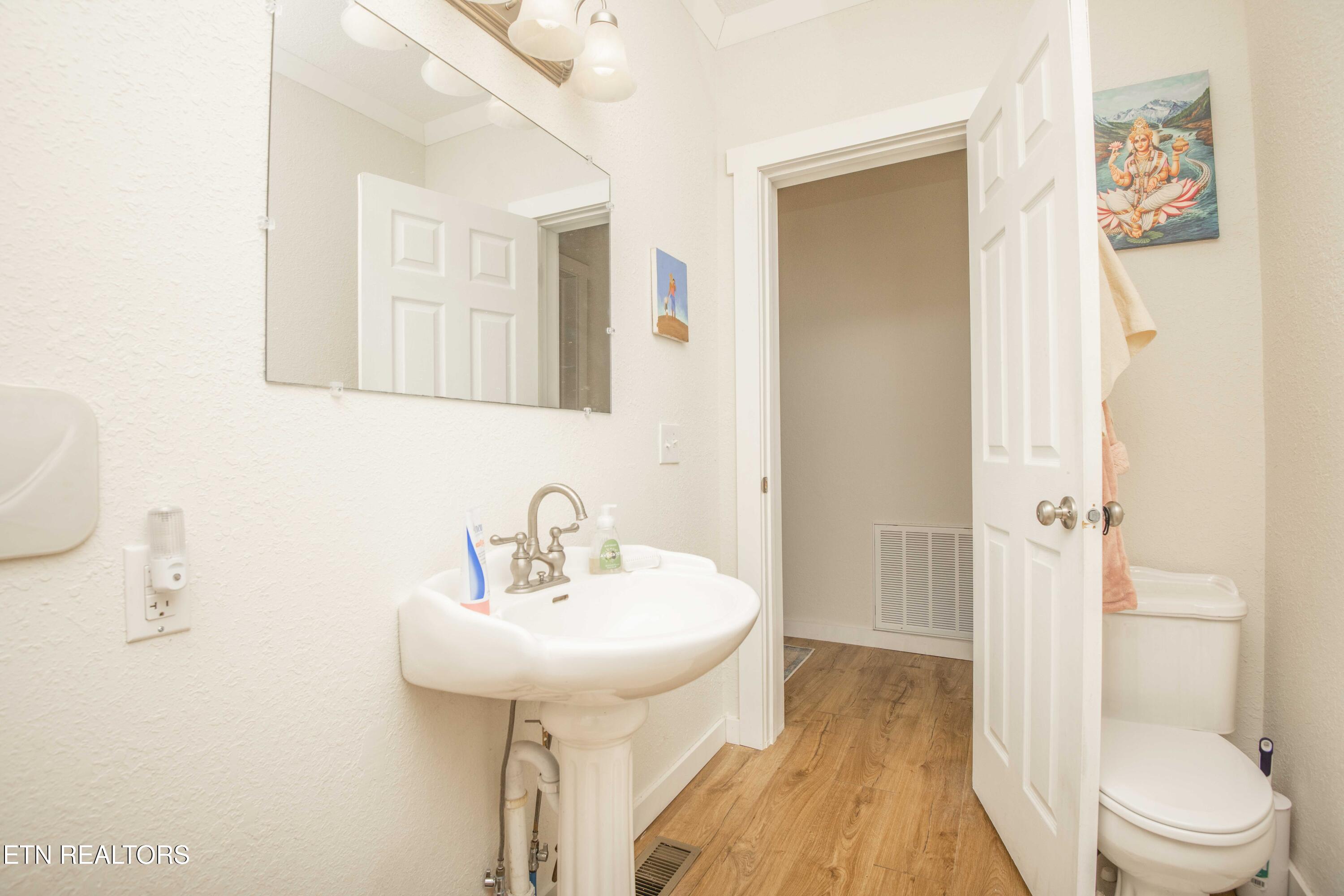 458 Slaven Lane Oneida, TN 37841 - Photo 41 of 60 second bath 1_1