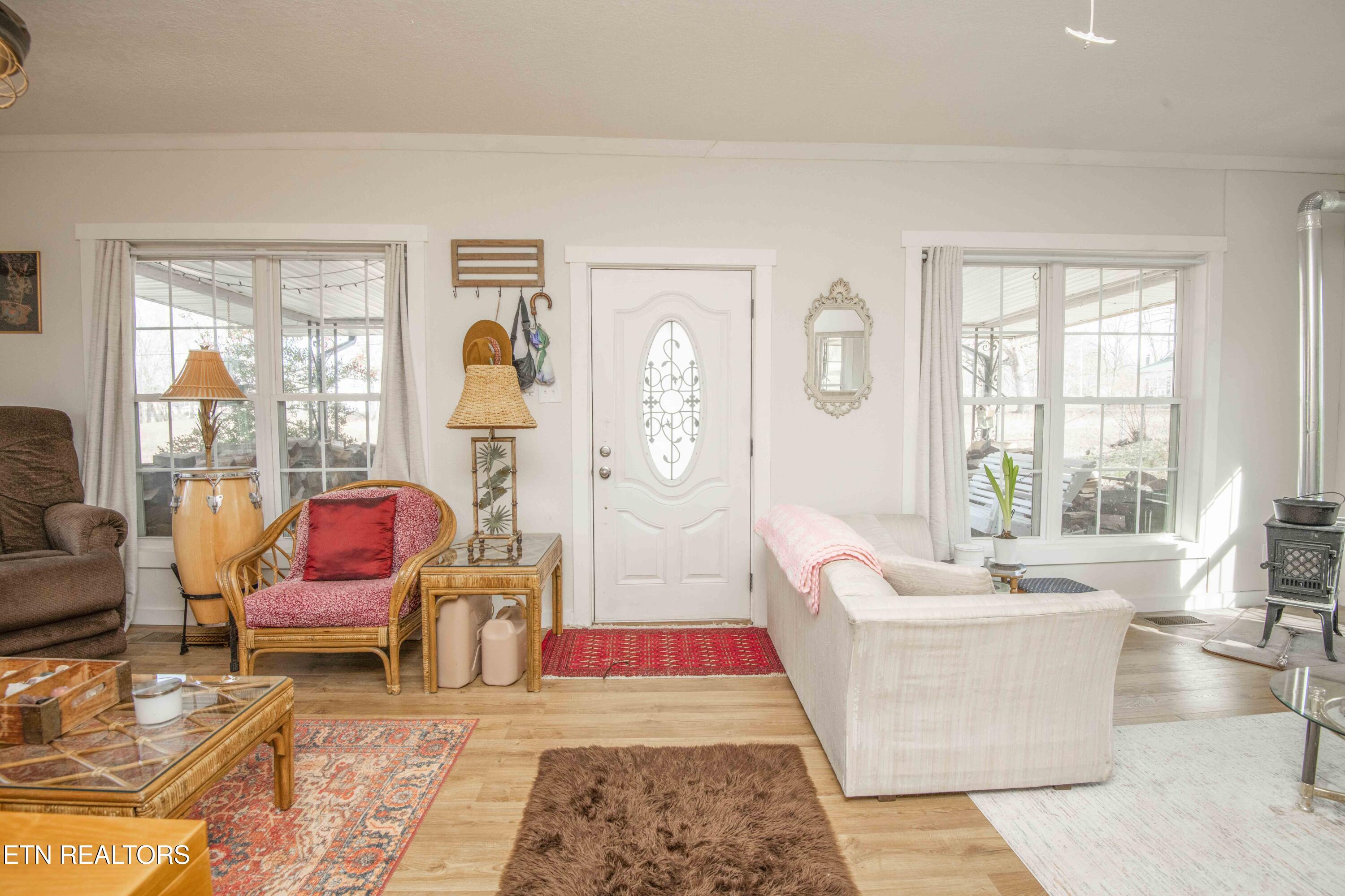 458 Slaven Lane Oneida, TN 37841 - Photo 5 of 51 foyer_1